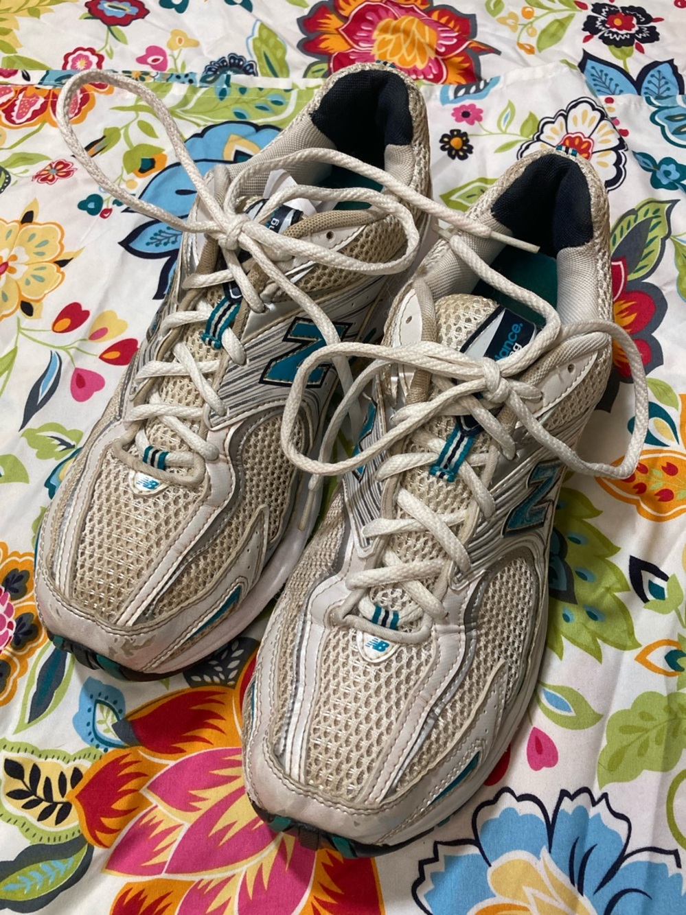 New Balance Running Shoes White/Teal Size 9.5